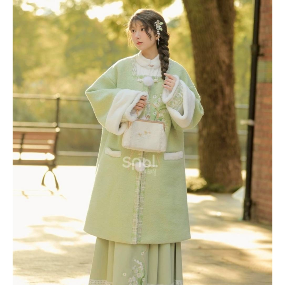 【森女部落】鈴蘭花刺繡 綠色 漢元素 漢服 方領大衣 中國風 古風 新中式 lolita 軟妹 少女-細節圖3