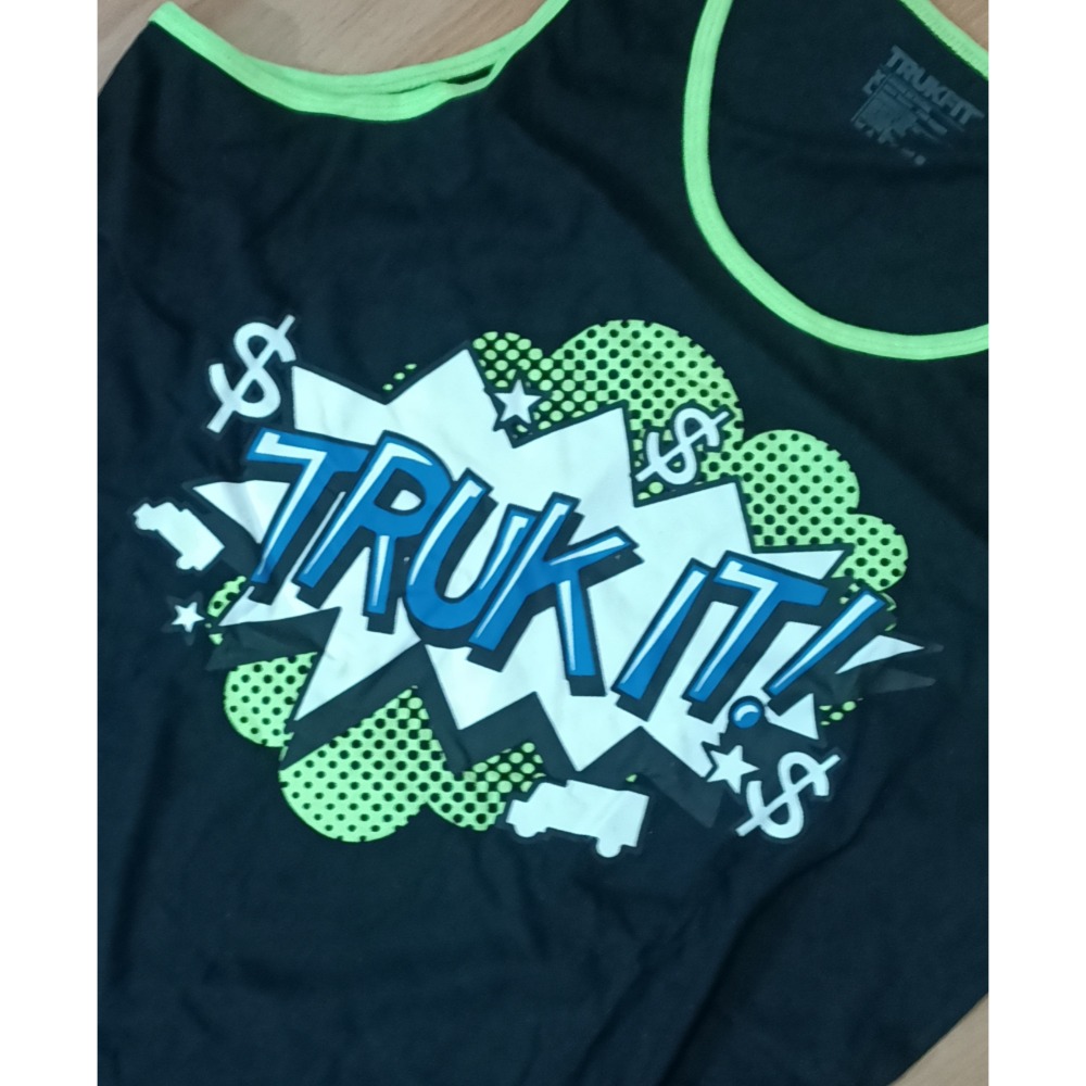 瑕疵 夏季TRUKFITTRUK IT TANK TOP 字母運動背心上衣 - XL (印花有染色+黏黏的,介意勿買)-細節圖4