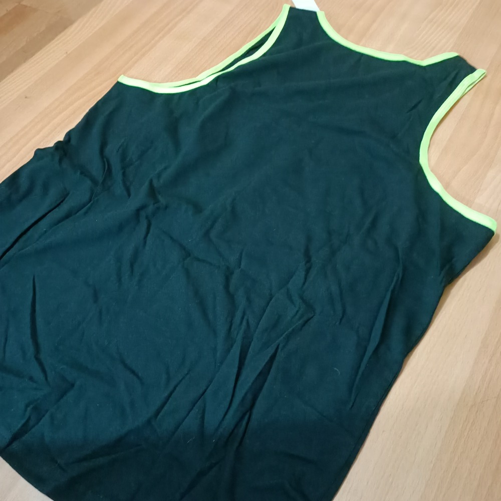 瑕疵 夏季TRUKFITTRUK IT TANK TOP 字母運動背心上衣 - XL (印花有染色+黏黏的,介意勿買)-細節圖5