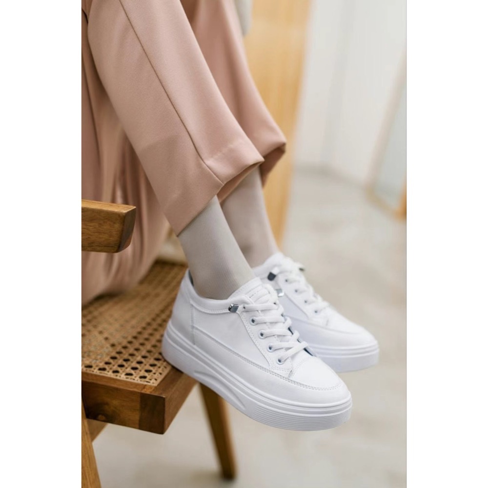 韓國代購🇰🇷必備百搭增高小白鞋-細節圖2