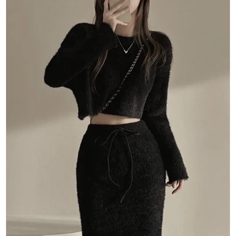 ￼韓國連線🇰🇷正韓秋冬仿貂絨針織短版毛衣+高腰包臀半身裙兩件套-規格圖9