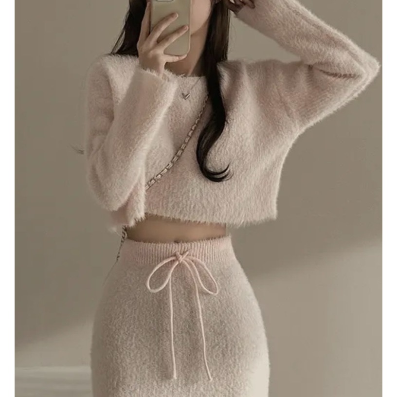 ￼韓國連線🇰🇷正韓秋冬仿貂絨針織短版毛衣+高腰包臀半身裙兩件套-規格圖9