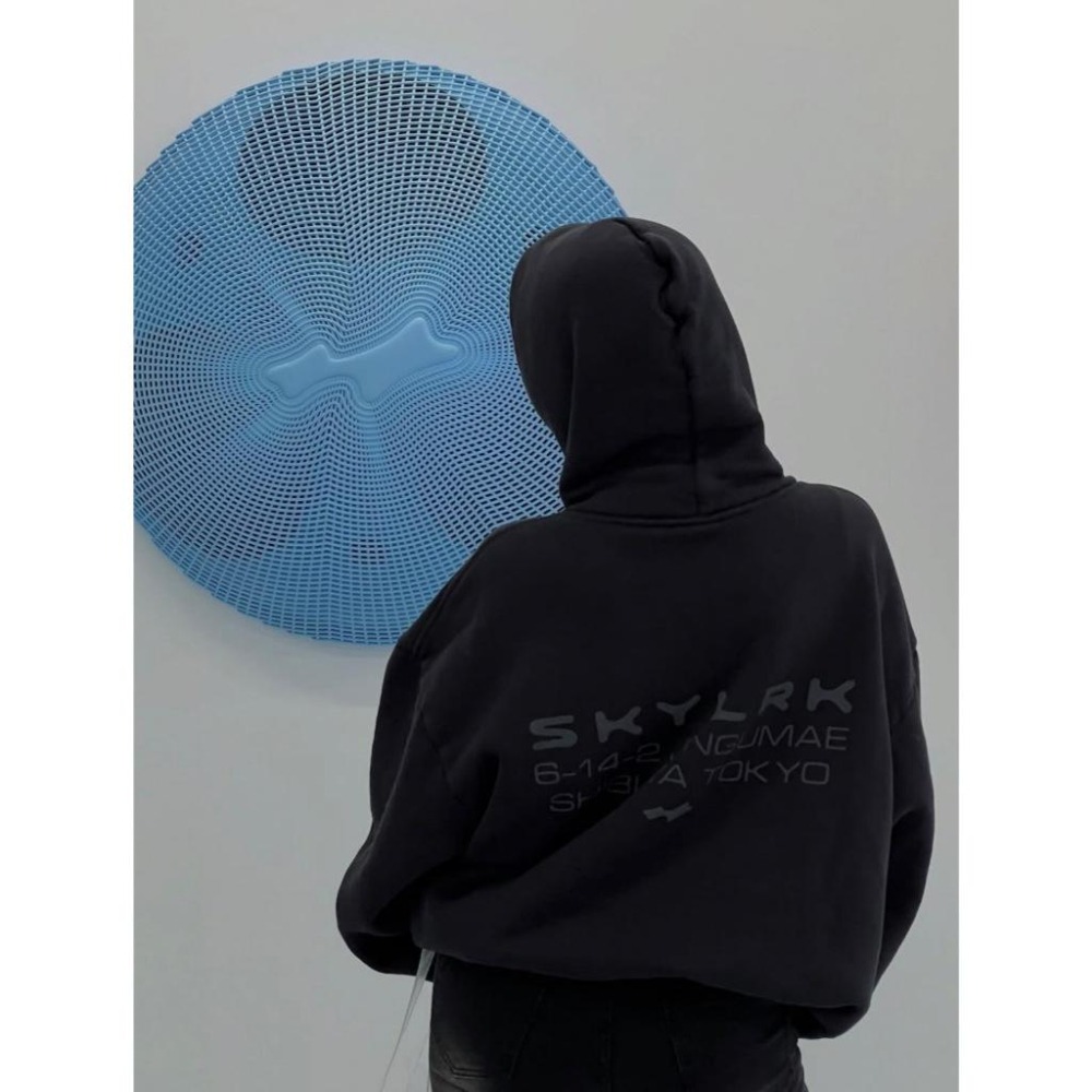 【FAT MAN】最後現貨SKYLRK Tokyo POP UP  東京限定 Justin 帽T 男女同款 寬鬆版型-細節圖2