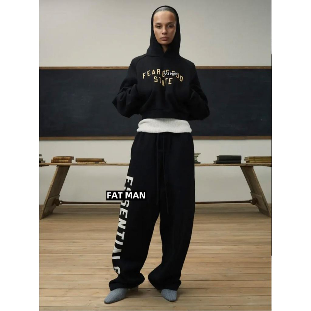 【FAT MAN】ESENTALS 24SS 新款直筒闊腿衛褲 男潮休閒運動長褲 寬鬆復線設計-細節圖6