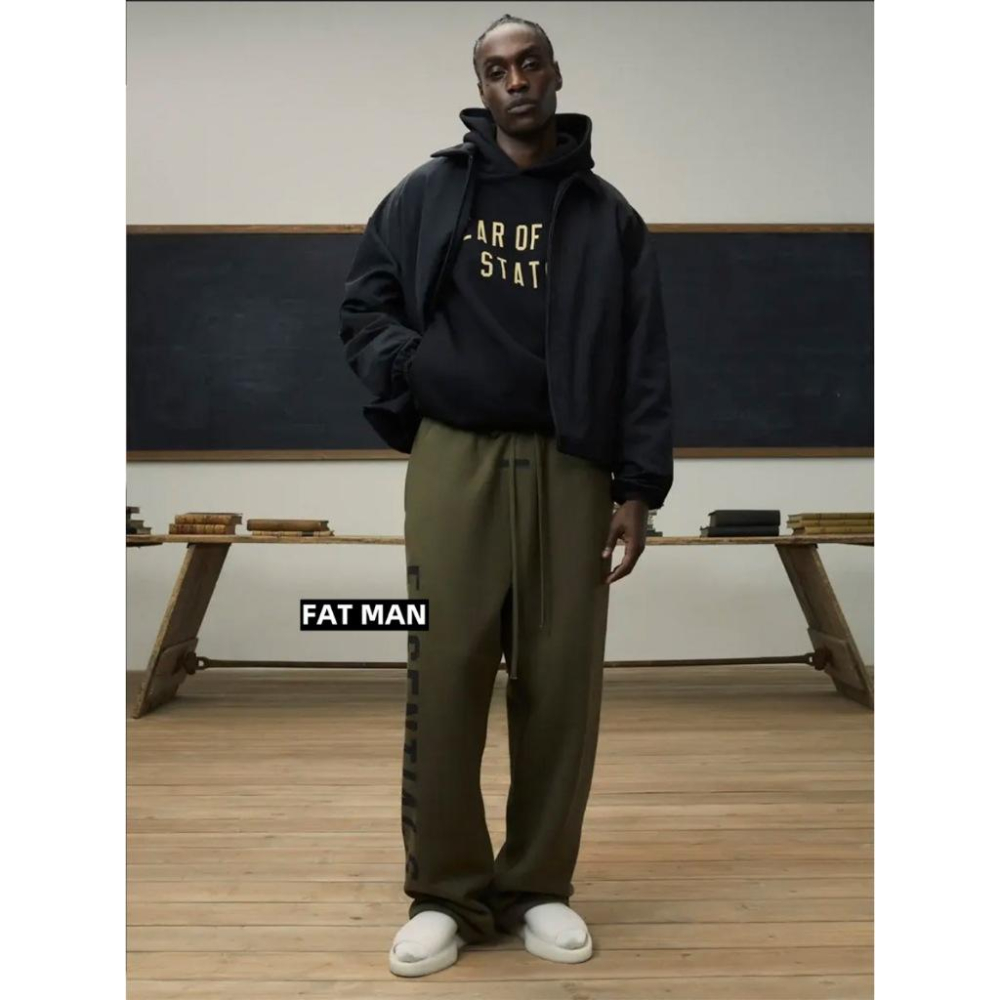 【FAT MAN】ESENTALS 24SS 新款直筒闊腿衛褲 男潮休閒運動長褲 寬鬆復線設計-細節圖9