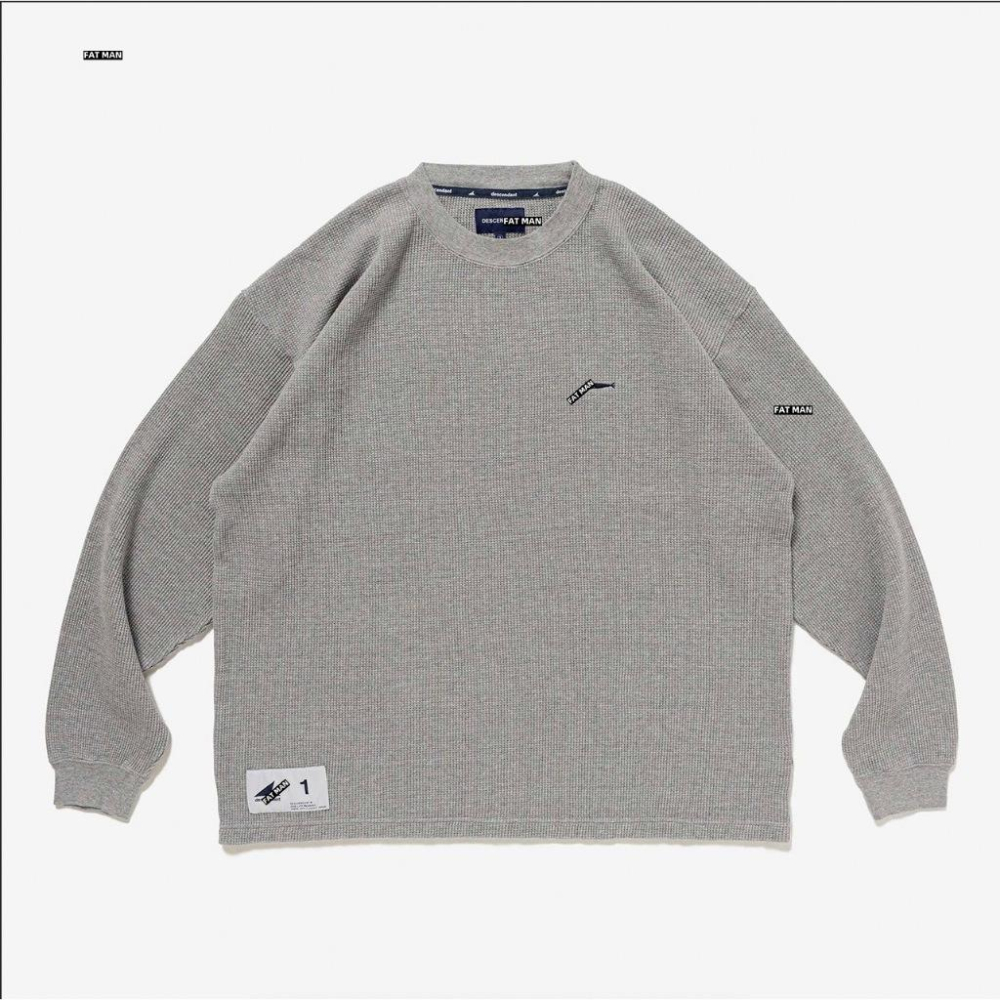 【胖胖俠】DESNDNT 鯨魚刺繡華夫格長袖Tee 日系純棉 寬鬆慵懶風穿搭推薦 男女同款-細節圖6