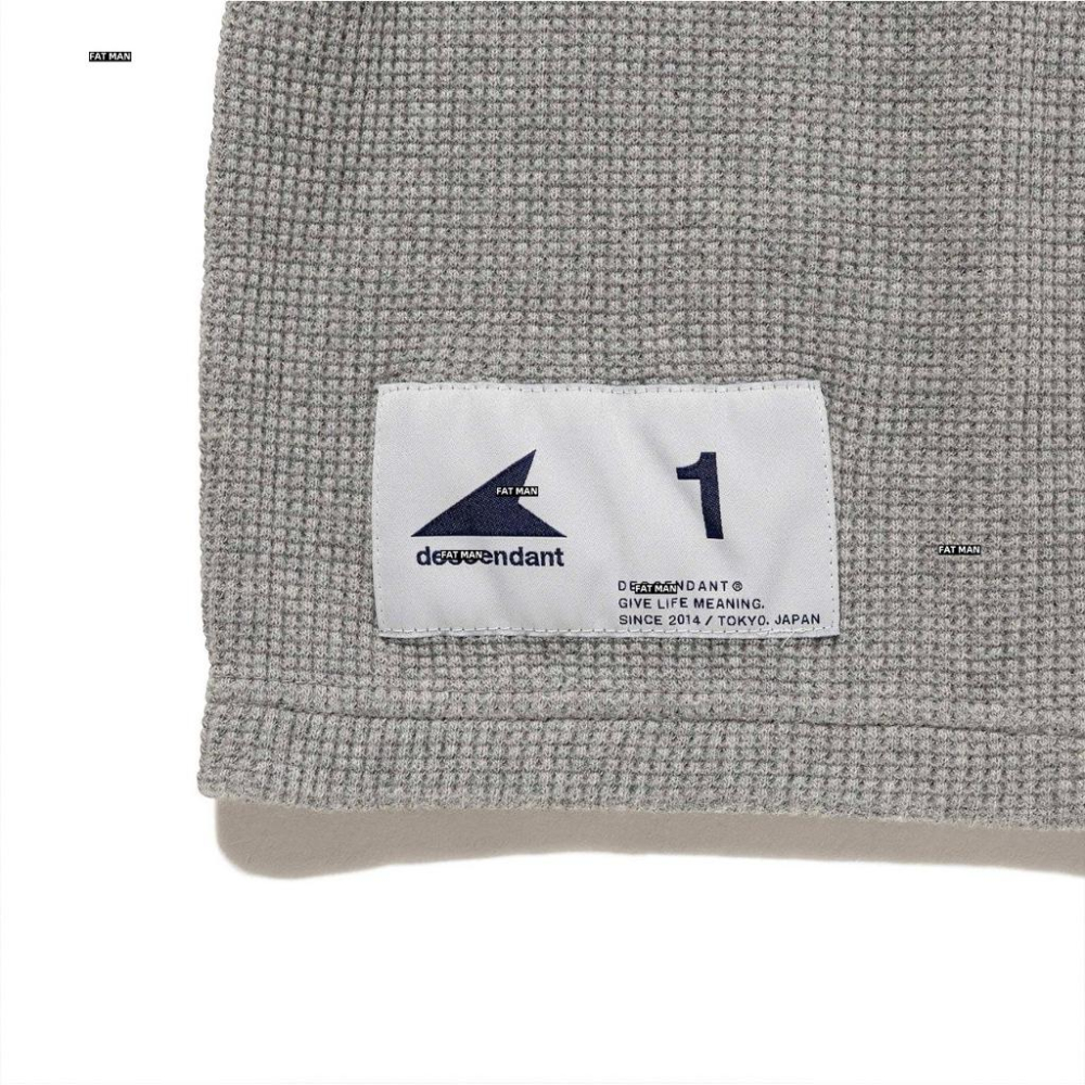 【胖胖俠】DESNDNT 鯨魚刺繡華夫格長袖Tee 日系純棉 寬鬆慵懶風穿搭推薦 男女同款-細節圖7