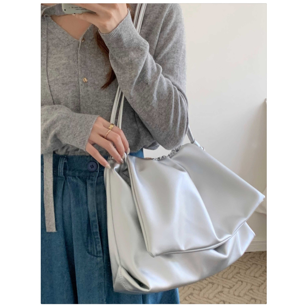 軟皮質❤❤P01韓國空運🇰🇷包蓋式拉繩皺褶通勤腋下包 單肩包 郵差包 方包 水桶包 托特包 大容量 韓國包包-細節圖2