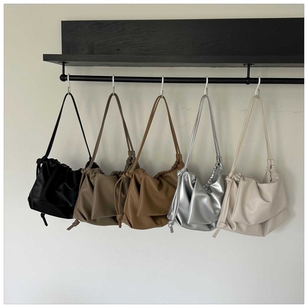 軟皮質❤❤P01韓國空運🇰🇷包蓋式拉繩皺褶通勤腋下包 單肩包 郵差包 方包 水桶包 托特包 大容量 韓國包包-細節圖9