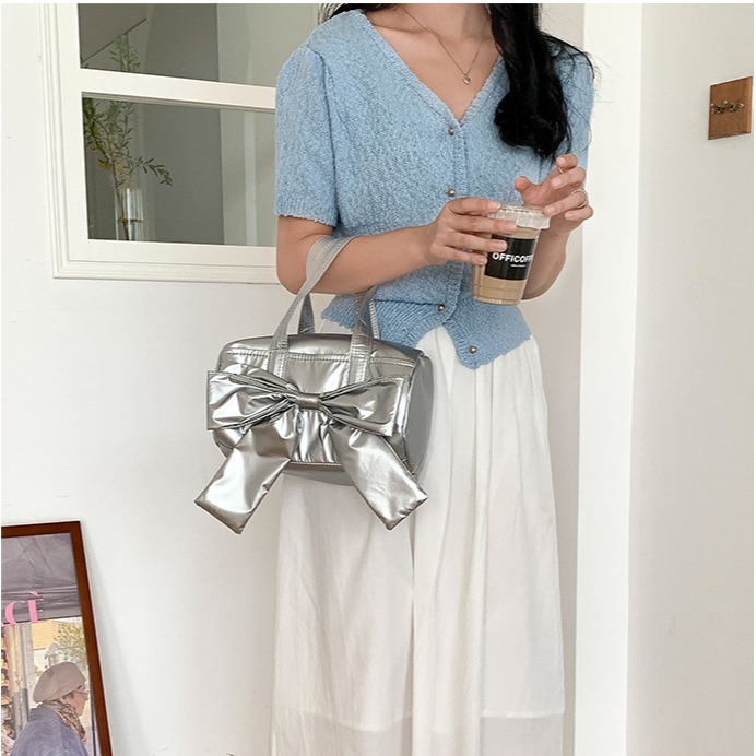 借物少女愛麗緹🦋R32韓國空運🇰🇷簡約高級感蝴蝶結圓筒包 手提包 單肩包 腋下包 蝴蝶結包包 軟皮包包 韓國包-細節圖5