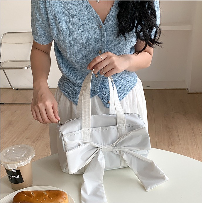 借物少女愛麗緹🦋R32韓國空運🇰🇷簡約高級感蝴蝶結圓筒包 手提包 單肩包 腋下包 蝴蝶結包包 軟皮包包 韓國包-細節圖8