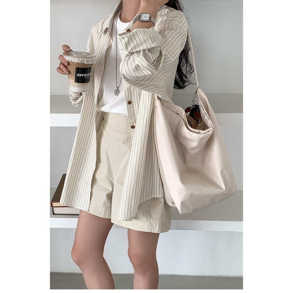 實用性好高😎R33韓國空運🇰🇷時尚輕便綁帶敞口水桶包 通勤單肩包 百搭 大容量 尼龍包包 輕便型 韓國包包 托-細節圖2