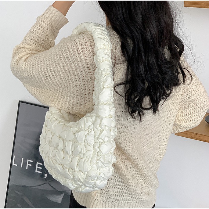 🍬新色處理🌳R03好看又很能裝🍪🍪韓國代購🇰🇷濃粹焦糖餅乾手提包 餅乾包 單肩包 雲朵包 皺褶包 泡芙雲朵-細節圖3