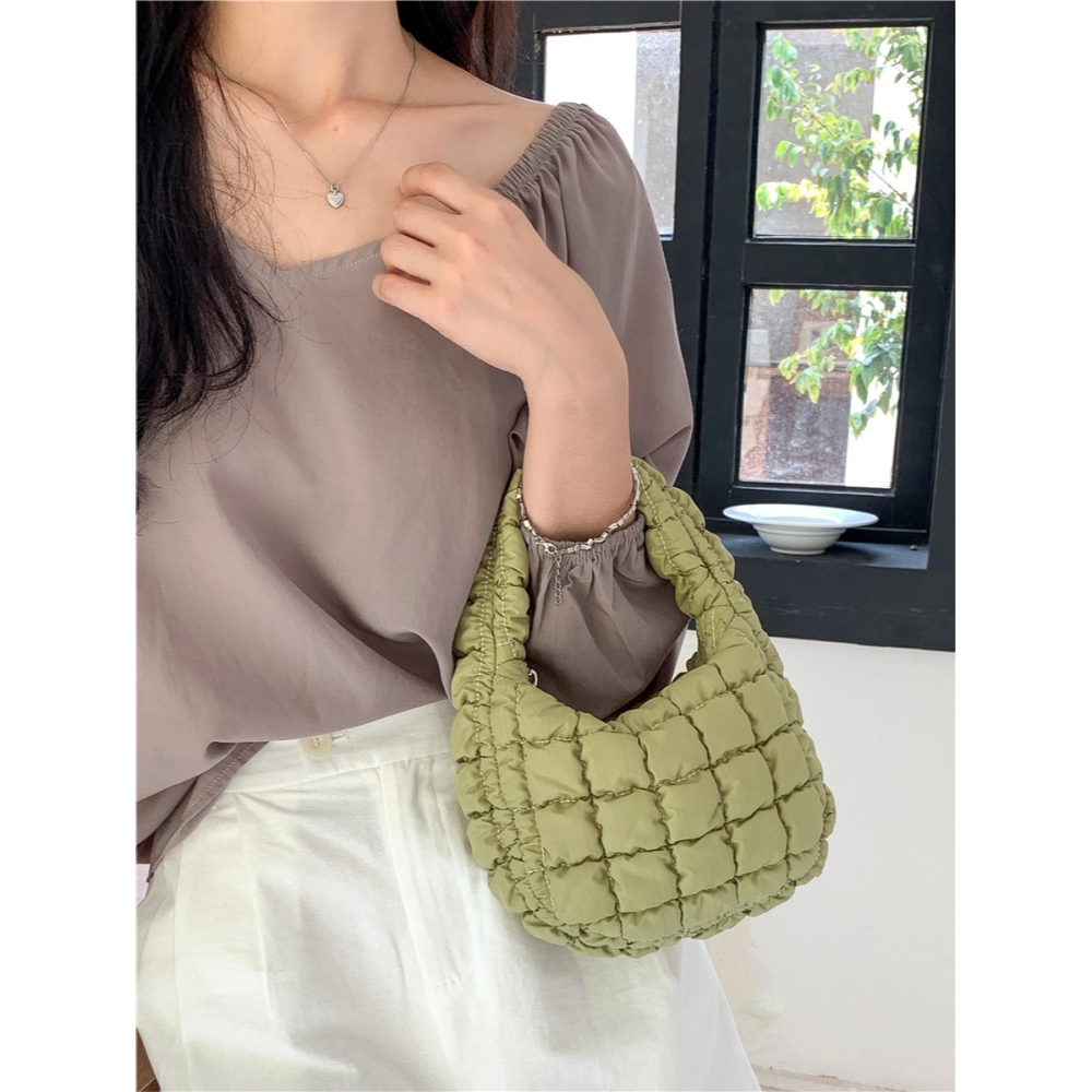 🍬新色處理🌳R03好看又很能裝🍪🍪韓國代購🇰🇷濃粹焦糖餅乾手提包 餅乾包 單肩包 雲朵包 皺褶包 泡芙雲朵-細節圖7