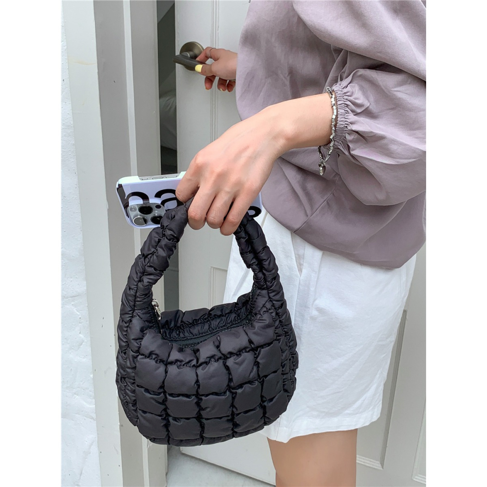 🍬新色處理🌳R03好看又很能裝🍪🍪韓國代購🇰🇷濃粹焦糖餅乾手提包 餅乾包 單肩包 雲朵包 皺褶包 泡芙雲朵-細節圖9