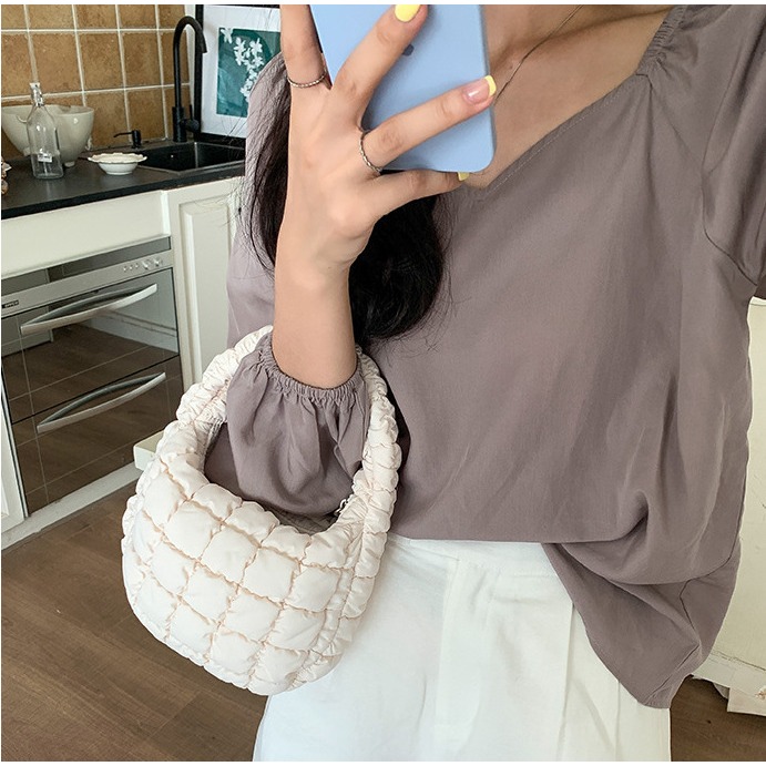 🍬新色處理🌳R03好看又很能裝🍪🍪韓國代購🇰🇷濃粹焦糖餅乾手提包 餅乾包 單肩包 雲朵包 皺褶包 泡芙雲朵-細節圖10