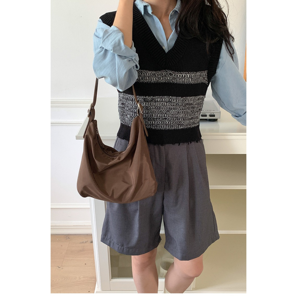 🍻為生活做減法🚲R36韓國空運🇰🇷法式極簡尼龍單肩包 時尚腋下包 高級感包包 拼接腋下包 尼龍包 韓國好評 -細節圖6