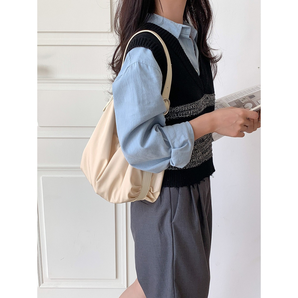 🍻為生活做減法🚲R36韓國空運🇰🇷法式極簡尼龍單肩包 時尚腋下包 高級感包包 拼接腋下包 尼龍包 韓國好評 -細節圖8