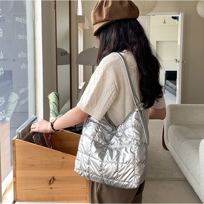 可調雙肩帶💫咖啡金美翻😍R42韓國空運🇰🇷時髦雙肩帶經典格子托特包 大容量包包 通勤包 雲朵包 棉服包 單肩-細節圖4