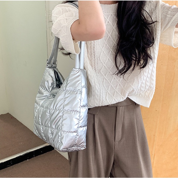 可調雙肩帶💫咖啡金美翻😍R42韓國空運🇰🇷時髦雙肩帶經典格子托特包 大容量包包 通勤包 雲朵包 棉服包 單肩-細節圖8