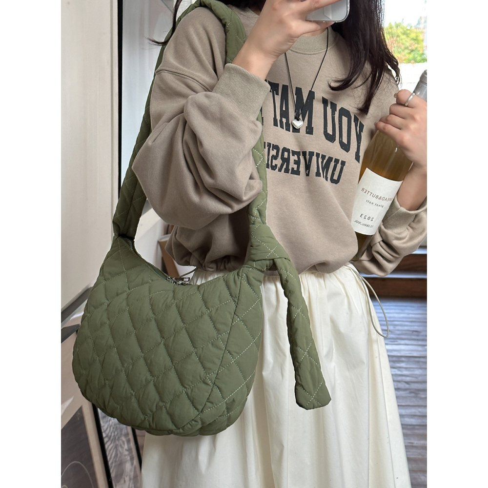 🍭雙拉鍊呦🌝R56韓國空運🇰🇷軟萌系明線菱格紋斜跨包 棉服包 雙拉鍊包包 單肩包 斜背包 側背包 大容量包包-細節圖6