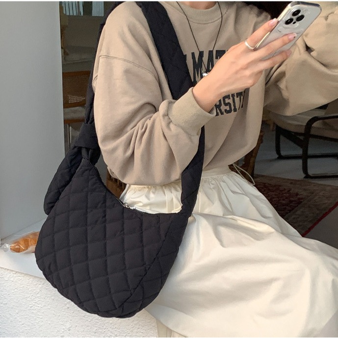 🍭雙拉鍊呦🌝R56韓國空運🇰🇷軟萌系明線菱格紋斜跨包 棉服包 雙拉鍊包包 單肩包 斜背包 側背包 大容量包包-細節圖8