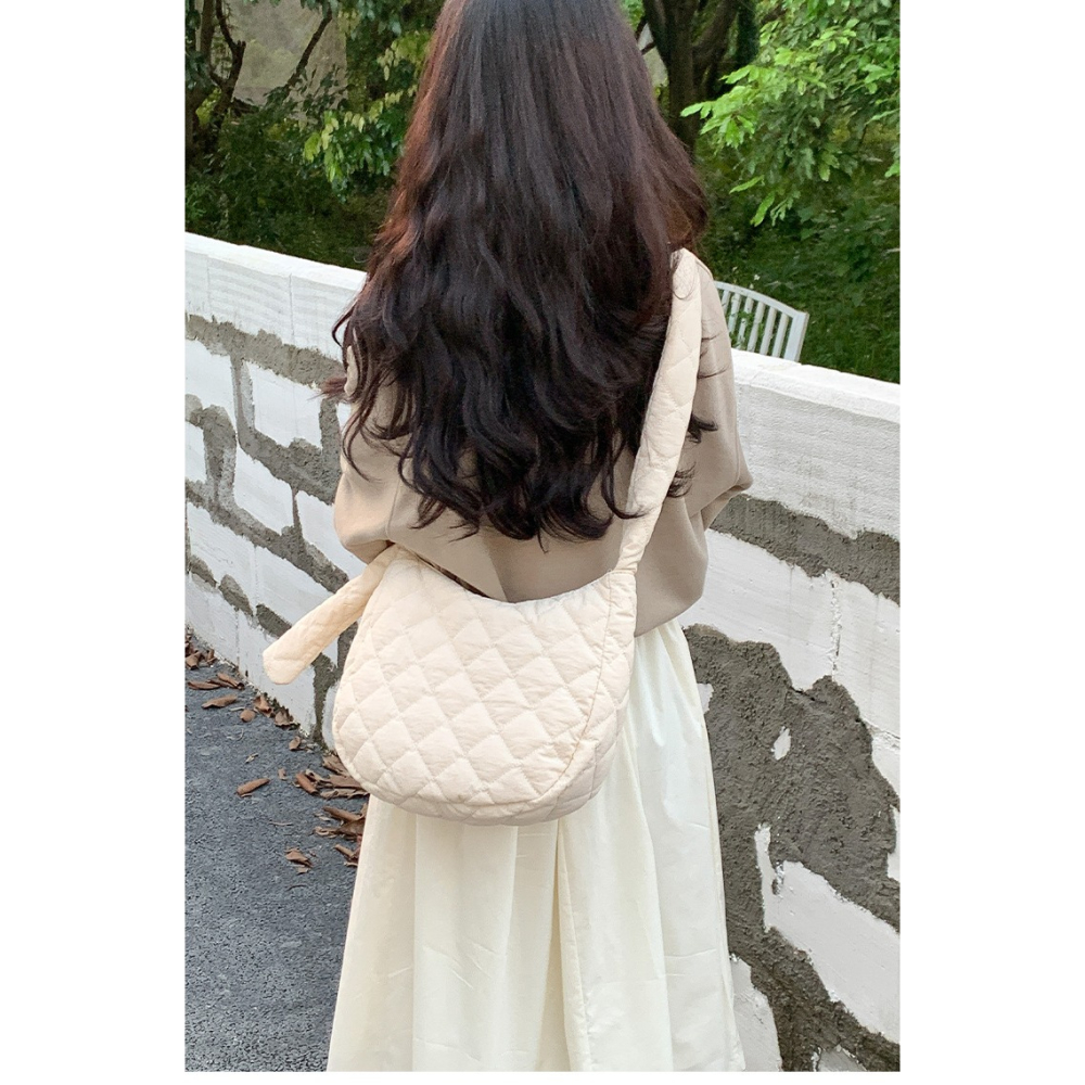 🍭雙拉鍊呦🌝R56韓國空運🇰🇷軟萌系明線菱格紋斜跨包 棉服包 雙拉鍊包包 單肩包 斜背包 側背包 大容量包包-細節圖9