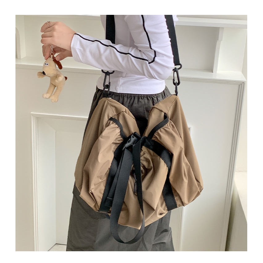 大容量防水💜🌛U37韓國🇰🇷空運防水托特包 通勤包 單肩包 小眾設計 旅行布袋 休閒斜跨包 高級感包包 韓國-細節圖8