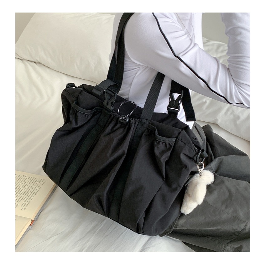 大容量防水💜🌛U37韓國🇰🇷空運防水托特包 通勤包 單肩包 小眾設計 旅行布袋 休閒斜跨包 高級感包包 韓國-細節圖9