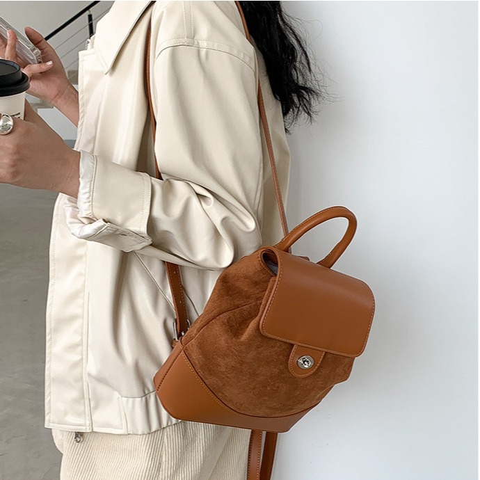 絨面拼接高級感🥜☕C07韓國空運🇰🇷時髦皮革拼接麂皮絨雙肩包 慵懶後背包 復古後背包 毛絨小背包 旅行背包 韓-細節圖2