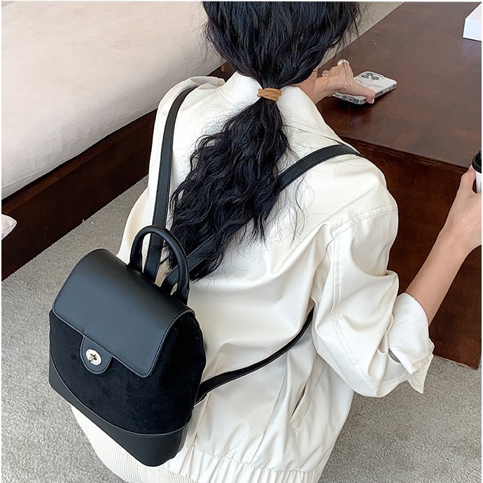 絨面拼接高級感🥜☕C07韓國空運🇰🇷時髦皮革拼接麂皮絨雙肩包 慵懶後背包 復古後背包 毛絨小背包 旅行背包 韓-細節圖3