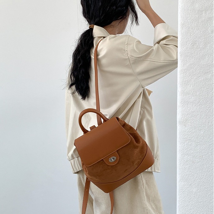 絨面拼接高級感🥜☕C07韓國空運🇰🇷時髦皮革拼接麂皮絨雙肩包 慵懶後背包 復古後背包 毛絨小背包 旅行背包 韓-細節圖7