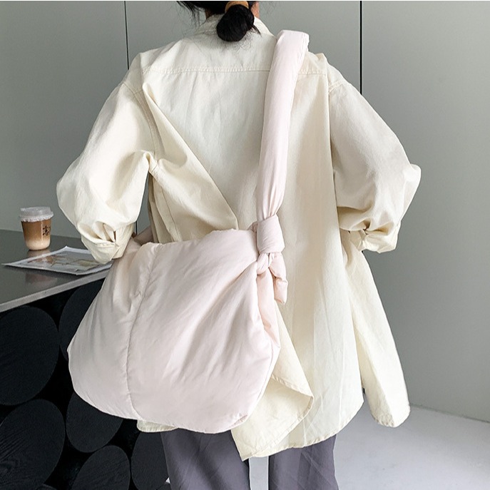 看影片解鎖更多背法 💘😎C14韓國空運🇰🇷歐膩新款柔軟胖胖托特包 斜挎包 單肩包 肩背包 側背包 大容量托特-細節圖6