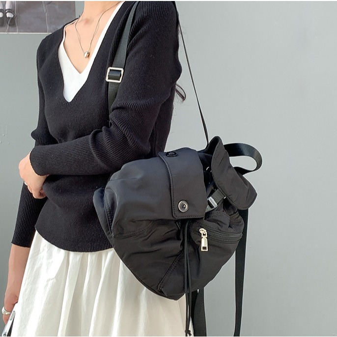 歐膩推推💜🌙C15韓國空運🇰🇷多口袋抽繩尼龍雙肩包 旅行背包 後背包 大學生背包 上課 通勤包 日常百搭 韓-細節圖4