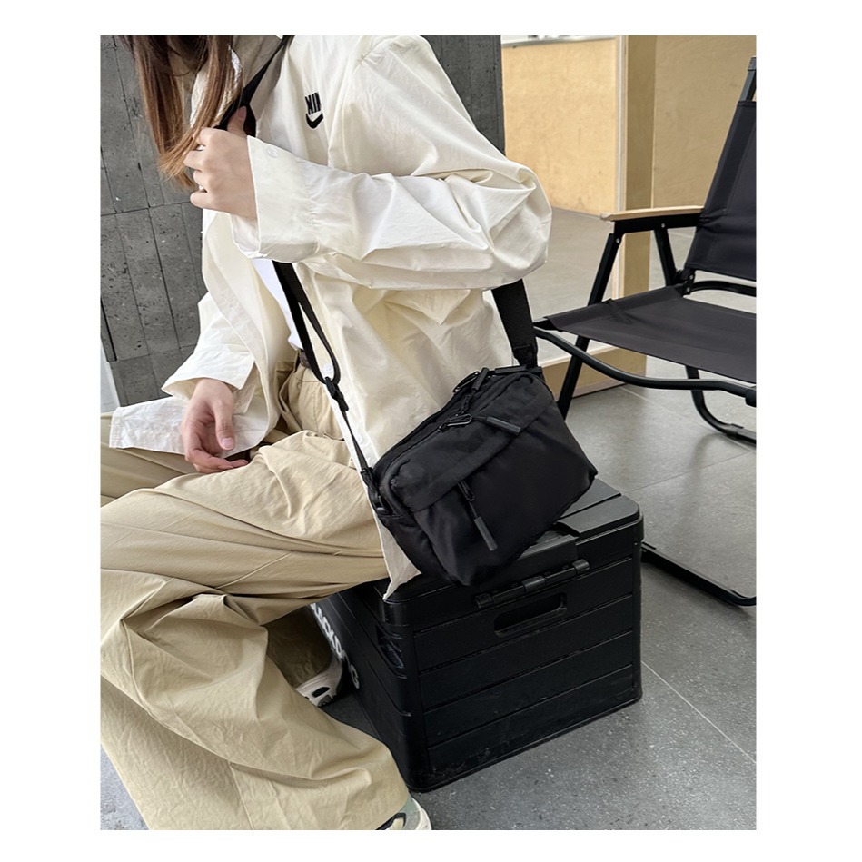 休閒百搭🍪🍦F24韓國🇰🇷代購簡約休閒牛津布斜跨小包 側背包 肩背包 斜跨包 單肩包 韓國包包 牛津布 休閒-細節圖4