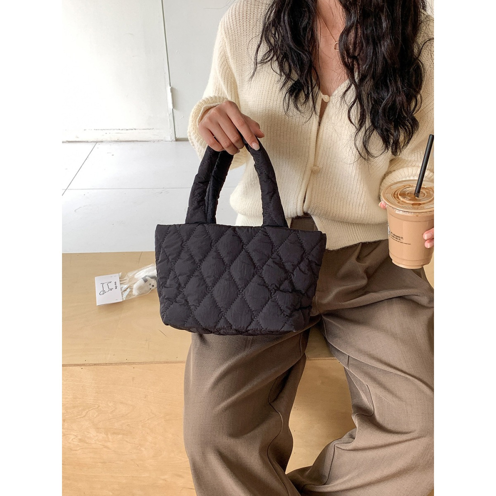 可愛多巴胺🍎🍹C22韓國空運🇰🇷休閒通勤菱格手提包 高級感包包 手提包 菱格紋 大學生托特包 羽絨 棉服包-細節圖11
