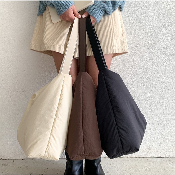 初心常在🐻休閒款🌿C23韓國空運🇰🇷輕量空氣感羽絨單肩托特包 羽絨包包 百搭休閒 上課托特包 大容量 棉服-細節圖10