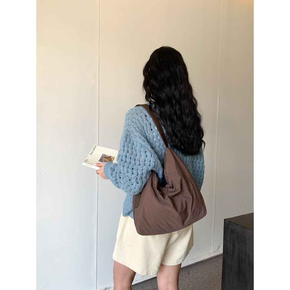 初心常在🐻休閒款🌿C23韓國空運🇰🇷輕量空氣感羽絨單肩托特包 羽絨包包 百搭休閒 上課托特包 大容量 棉服-細節圖11