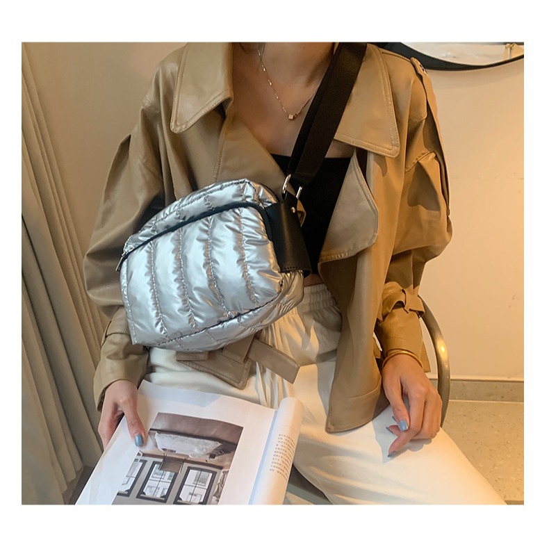 防水材質💦好看輕量⭐F32韓國🇰🇷代購簡約防水羽絨運動方包 單肩小包 斜跨包 防水 運動休閒包 斜跨運動包 韓-細節圖8