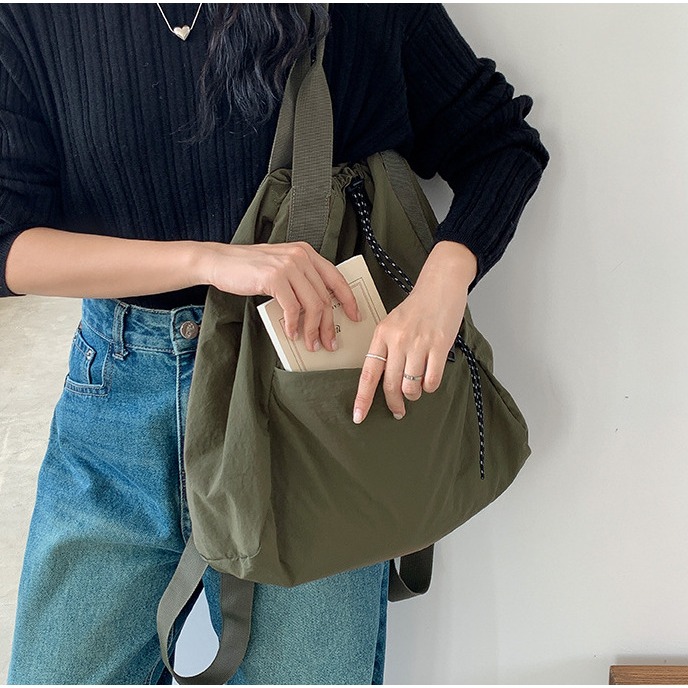 多功能多背法😻🤙C32韓國空運🇰🇷韓國拉繩束口多功能單肩包 大學生 托特包 大容量 雙肩包 休閒尼龍單肩包-細節圖3