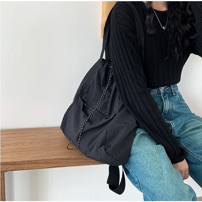 多功能多背法😻🤙C32韓國空運🇰🇷韓國拉繩束口多功能單肩包 大學生 托特包 大容量 雙肩包 休閒尼龍單肩包-細節圖7