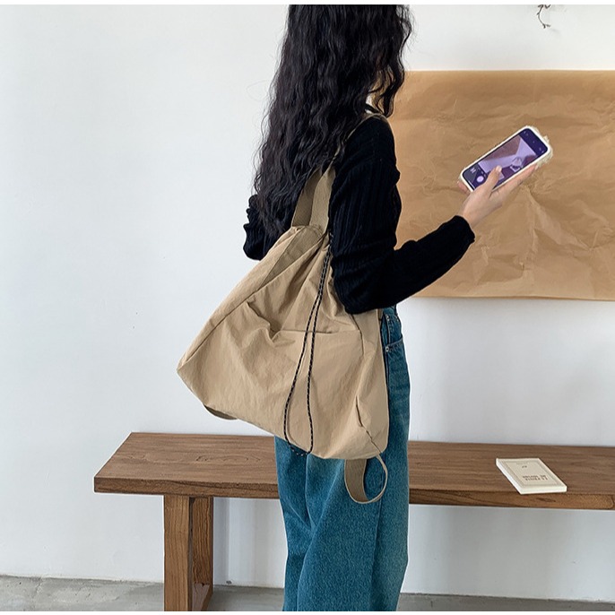 多功能多背法😻🤙C32韓國空運🇰🇷韓國拉繩束口多功能單肩包 大學生 托特包 大容量 雙肩包 休閒尼龍單肩包-細節圖8