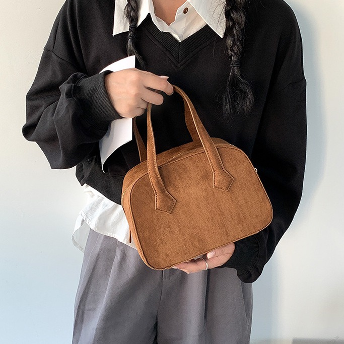 新款超勸buy🍣🍶C33韓國空運🇰🇷輕復古挺版絨面波士頓手提包 絨面手提包 波士頓包 復古 韓國手提包 時髦-細節圖10