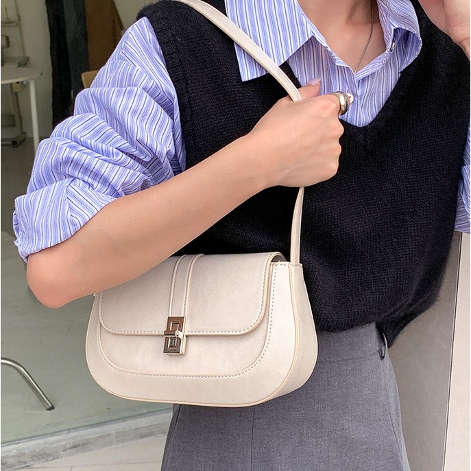 都市極簡風⍥經典鎖扣ღC36韓國空運🇰🇷經典小眾復古單肩腋下包 單肩包 肩背包 手提包 通勤包 腋下包 韓國包包-細節圖6