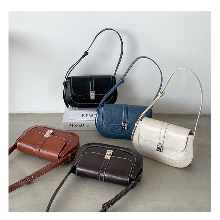 都市極簡風⍥經典鎖扣ღC36韓國空運🇰🇷經典小眾復古單肩腋下包 單肩包 肩背包 手提包 通勤包 腋下包 韓國包包-細節圖11