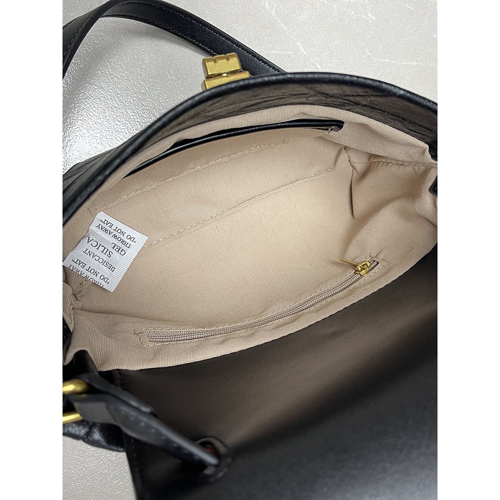 優質皮革紋理✫🌗F40韓國🇰🇷代購日常高級鎖扣手提/斜跨方包 單肩方包 手提包 方包 斜跨包 韓國流行 穿搭配-細節圖6