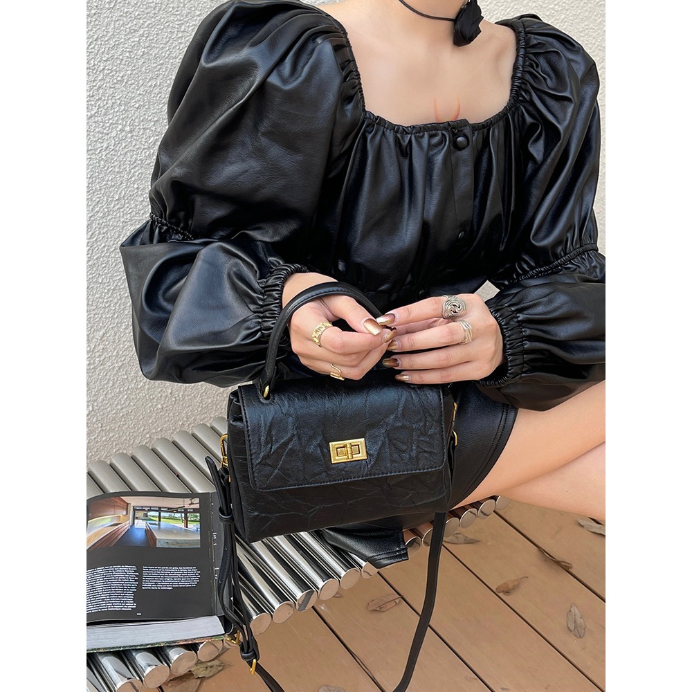 優質皮革紋理✫🌗F40韓國🇰🇷代購日常高級鎖扣手提/斜跨方包 單肩方包 手提包 方包 斜跨包 韓國流行 穿搭配-細節圖7