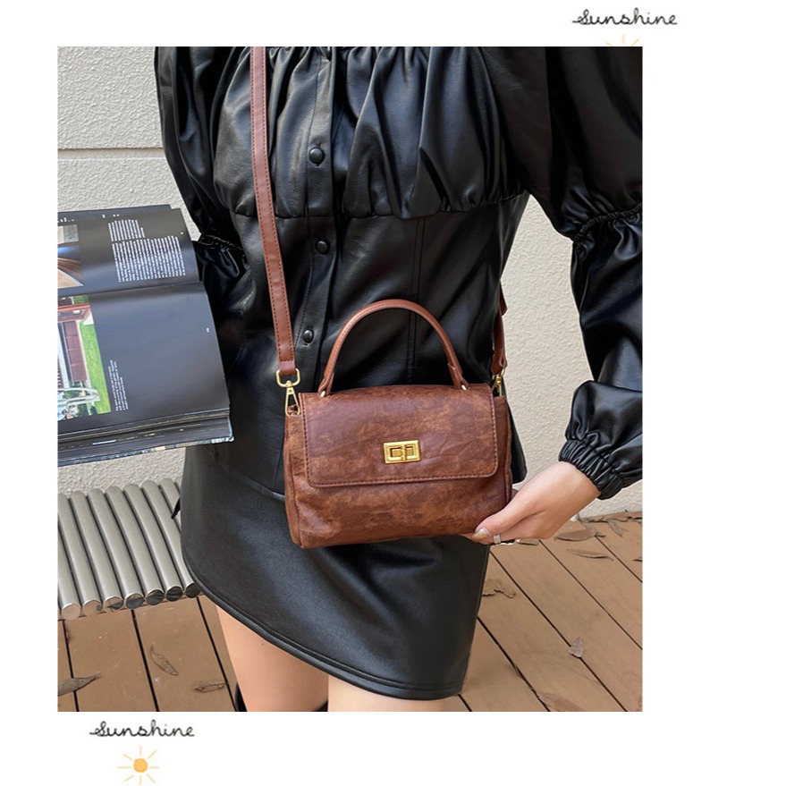 優質皮革紋理✫🌗F40韓國🇰🇷代購日常高級鎖扣手提/斜跨方包 單肩方包 手提包 方包 斜跨包 韓國流行 穿搭配-細節圖8