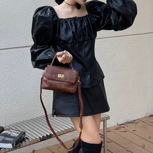 優質皮革紋理✫🌗F40韓國🇰🇷代購日常高級鎖扣手提/斜跨方包 單肩方包 手提包 方包 斜跨包 韓國流行 穿搭配-細節圖11