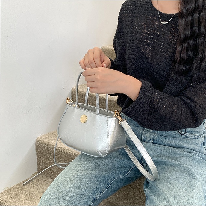 復古質感✡超美油臘皮🌙C44韓國空運🇰🇷復古高級紋路手提貝殼方包 肩帶可拆 手提包 斜跨包 側背包 肩背包 韓-細節圖3